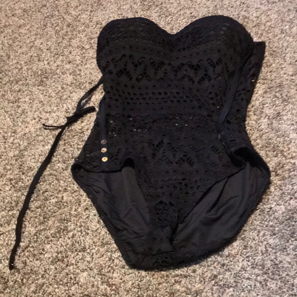 New without tags swimsuit. Xxl but smaller.